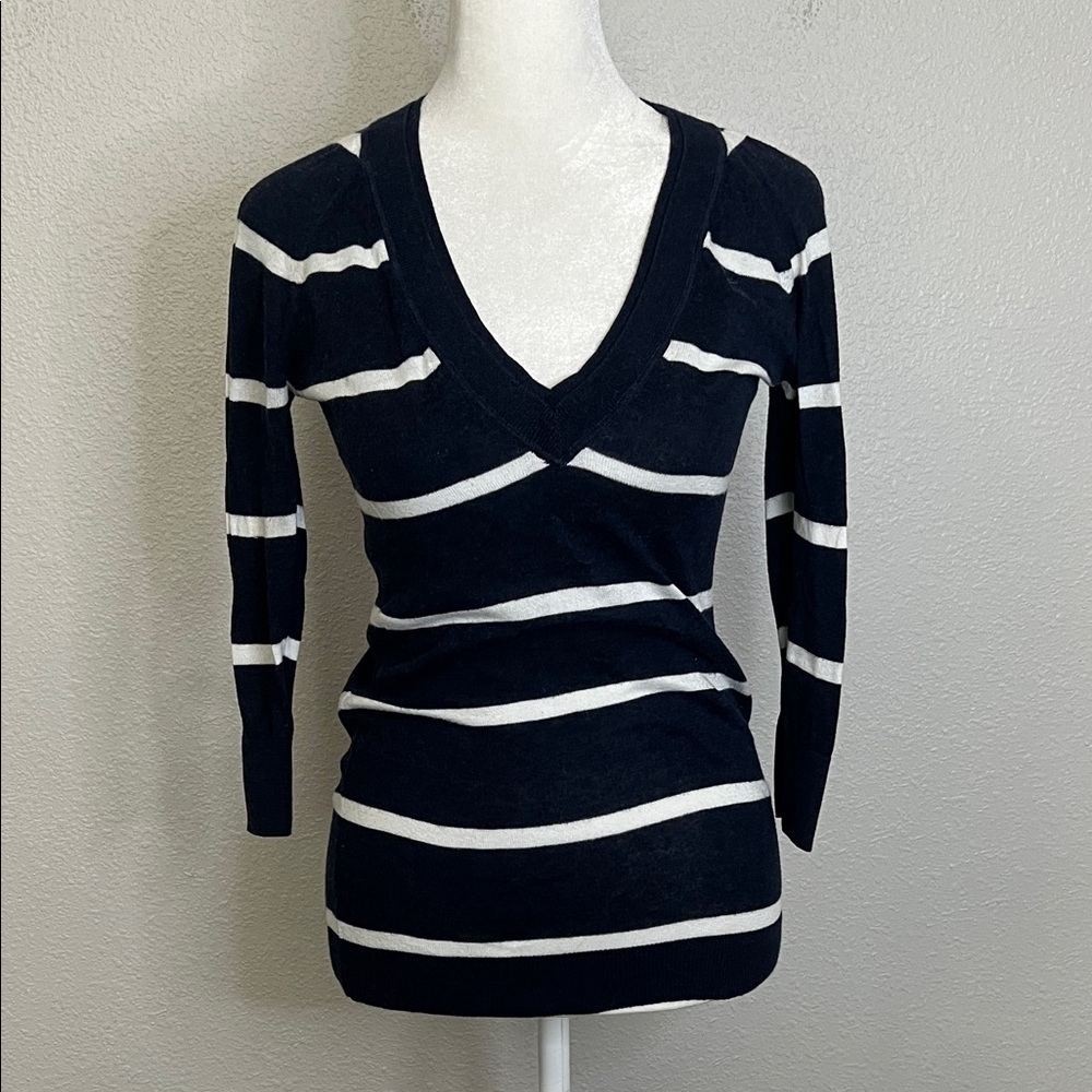 Abercrombie Vintage VNeck Striped Lightweight Sweater Size Small